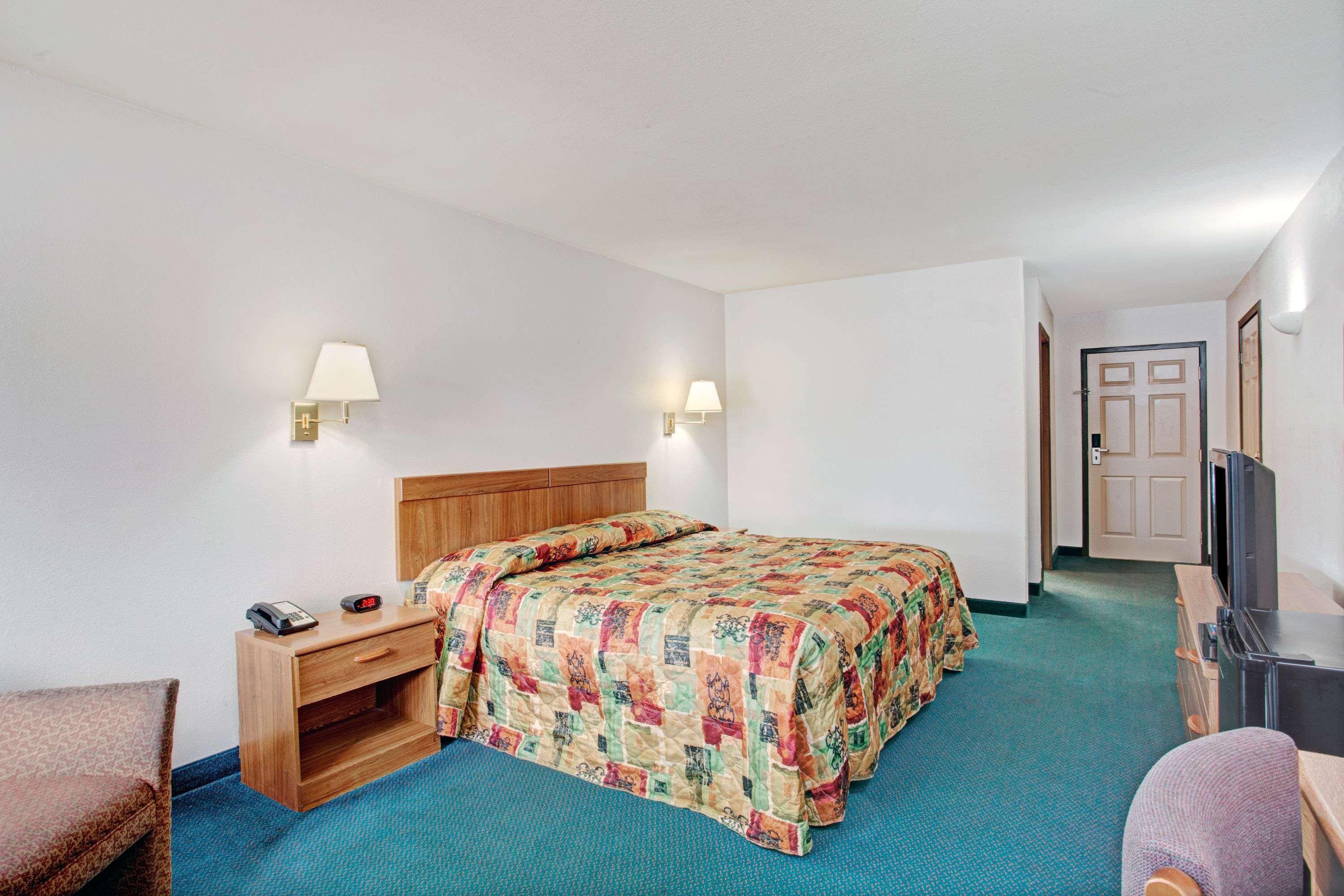Super 8 By Wyndham Olive Branch Hotel Eksteriør billede