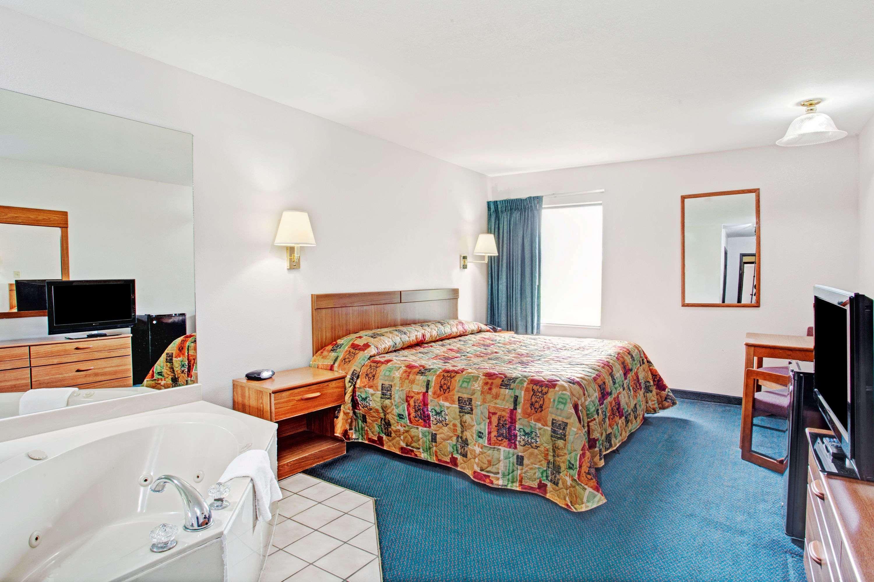 Super 8 By Wyndham Olive Branch Hotel Eksteriør billede